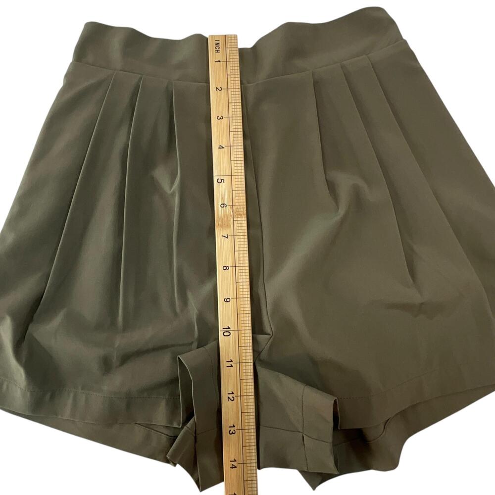 Wayre Travel Pocket Flow Shorts Womens XS Fern Green Pleated Elastic Waist - Picture 9 of 10